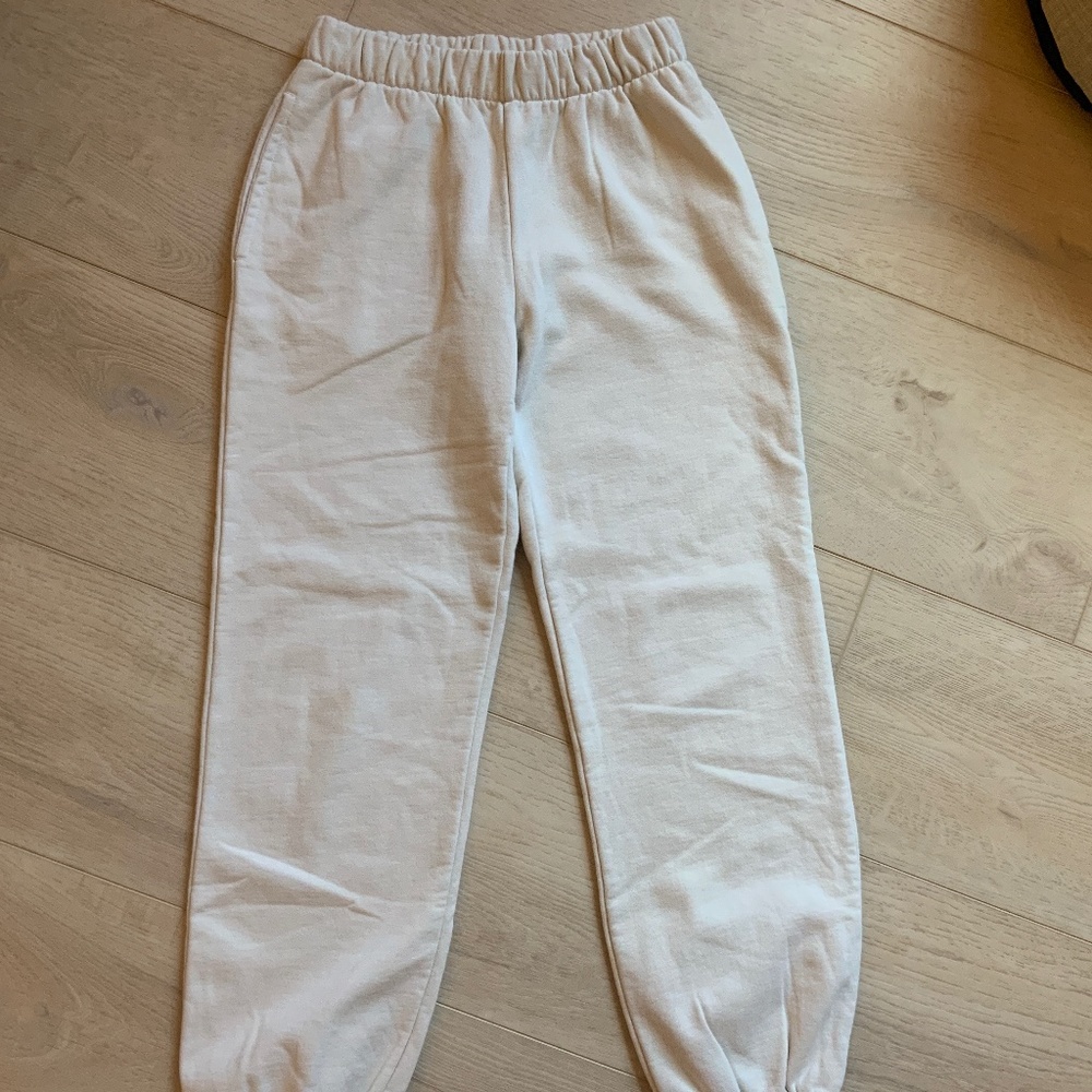 Brandy Melville Ivory Rosa Sweatpants